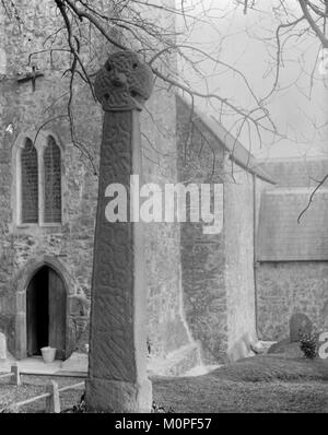 Celtic cross situated in the churchyard at St Nicholas and St Teilo's church, Penally (1293414) Stock Photo