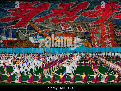 Panoramic view of the Arirang mass games with North Korean performers in may day stadium, Pyongan Province, Pyongyang, North Korea Stock Photo