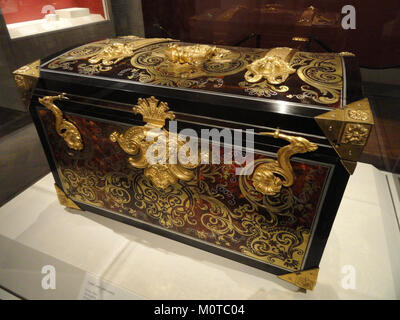Casket, early 18th century, attributed to Andre-Charles Boulle, oak carcass veneered with tortoiseshell, gilt copper, pewter, ebony - Art Institute of Chicago - DSC09744 Stock Photo