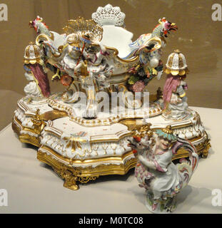 Centerpiece and Stand with Pair of Sugar Caster and Oil or Vinegar Cruet, view 1, c. 1737, Meissen Porcelain Manufactory, modeled by Johann Joachim Kandler - Art Institute of Chicago - DSC09996 Stock Photo