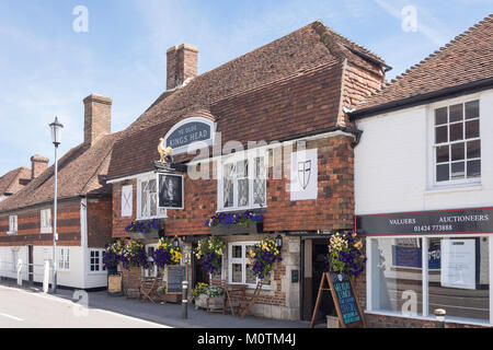 The Olde King's Head, a British pub, dating from the 17th century, in ...