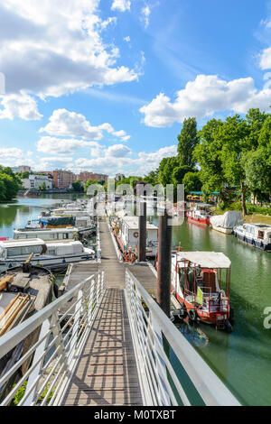 Joinville-le-Pont, Val-de-Marne, France - June 6, 2017: The marina of Joinville-le-Pont, in the inner suburbs of Paris, has a capacity of 70 boats inc Stock Photo