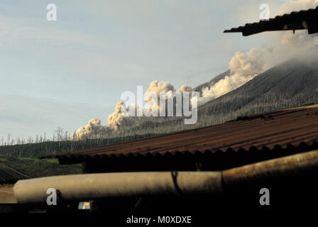 Indonesia. 24th Jan, 2018. Lava flows don't cool instantaneously. It can take days to years for a lava flow to completely cool. Lava flows are streams of molten rock that pour or ooze from an erupting vent. Credit: Sabirin Manurung/Pacific Press/Alamy Live News Stock Photo