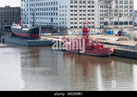 The S.S. Robin and Trinity House Lightship LV93 at the Royal Victoria Dock, East London, England, UK. Stock Photo