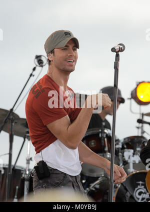 MIAMI BEACH - FEBRUARY 22, 20081: Spanish pop singer-songwriter Enrique Iglesias performs sunny Miami Beach with Today Show staring Matt Lauer, Meredith Vieira, Ann Curry and Al Roker.  On February 22, 2008 in Miami Beach, Florida..  People:  Enrique Iglesias   Transmission Ref:  FLXX  Hoo-Me.com / MediaPunch Stock Photo