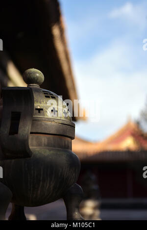 Beijin, Beijin, China. 25th Jan, 2018. Beijing, CHINA-25th January 2018: The Forbidden City is a palace complex in central Beijing, China. The former seat of Imperial Chinese Dragon Throne from the Ming dynasty to the end of the Qing dynastyÃ¢â‚¬''the years 1420 to 1912, it now houses the Palace Museum. The Forbidden City served as the home of emperors and their households as well as the ceremonial and political center of Chinese government for almost 500 years. Credit: SIPA Asia/ZUMA Wire/Alamy Live News Stock Photo