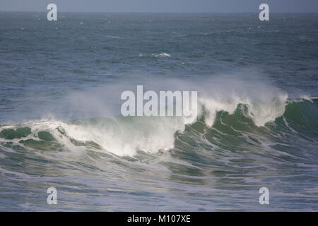 Newquay, Cornwall, UK. 25th Jan, 2018. Rough seas and 15 foot waves hit the north Cornwall coast around Newquay. Credit: Nicholas Burningham/Alamy Live News Stock Photo