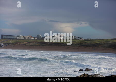 Newquay, Cornwall, UK. 25th Jan, 2018. Rough seas and 15 foot waves hit the north Cornwall coast around Newquay. Credit: Nicholas Burningham/Alamy Live News Stock Photo