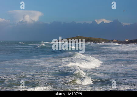 Newquay, Cornwall, UK. 25th Jan, 2018. Rough seas and 15 foot waves hit the north Cornwall coast around Newquay. Credit: Nicholas Burningham/Alamy Live News Stock Photo