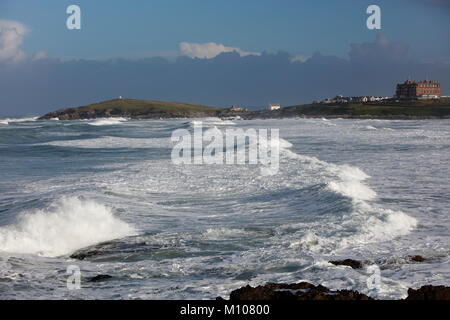 Newquay, Cornwall, UK. 25th Jan, 2018. Rough seas and 15 foot waves hit the north Cornwall coast around Newquay. Credit: Nicholas Burningham/Alamy Live News Stock Photo