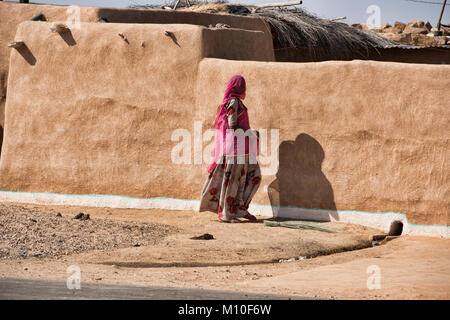 Woman in a rural community in the Thar Desert, Rajasthan, India Stock Photo