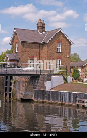 Stanstead Abbotts, Stanstead Lock Keepers House, River Lee, (River Lea), Hertfordshire, England, Stock Photo