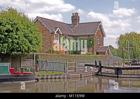 Stanstead Abbotts, Lock Keepers House, Stanstead Lock, River Lee, (River Lea), Hertfordshire, England, Stock Photo