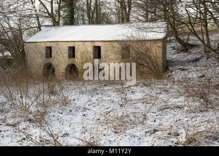 Keld Head Peat Barn in winter Stock Photo