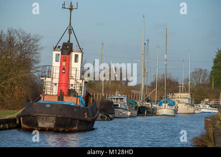 fiddlers ferry yacht club