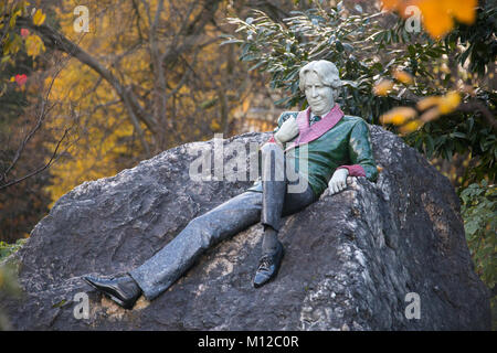 Statue of Oscar Wilde, Merrion Square Park, Dublin, Ireland Stock Photo