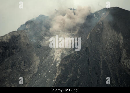 Indonesia. 24th Jan, 2018. Lava domes are formed by viscous magma being erupted effusively onto the surface and then piling up around the vent. Credit: Sabirin Manurung/Pacific Press/Alamy Live News Stock Photo