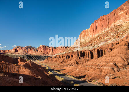 Scenic Drive and the layered sandstone escarpment of Waterpocket Fold, Capitol Reef National Park, Utah. Stock Photo