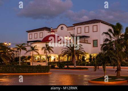 Grand Residences Riviera Cancun, Riviera Maya, Puerto Morelos, Quintana Roo, Yucatan Peninsula, Mexico. Stock Photo