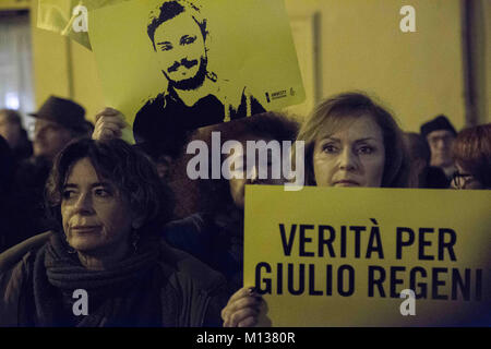 Rome, Rome, Italy. 25th Jan, 2018. Placards being displayed during the rally by members of the public.Hundreds of torches were lit up at 19:41 in Piazza Montecitorio, the exact time when Giulio Regeni went missing in Cairo on 25th January 2016. The Italian public is calling for truth and justice in the torture and murder of Giulio Regeni in Cairo, two years has passed since the Italian researcher was disappeared. Credit: Danilo Campailla/SOPA/ZUMA Wire/Alamy Live News Stock Photo