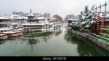 Nanjing. 26th Jan, 2018. Photo taken on Jan. 26, 2018 shows the snow scenery at the Confucius Temple scenic zone in Nanjing, east China's Jiangsu Province. Credit: Li Xiang/Xinhua/Alamy Live News Stock Photo