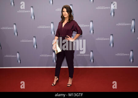 Cologne, Germany. 26th Jan, 2018. The TV presenter Sandra Riess arrives for the 19th German Television Awards in the Cologne Palladium in Cologne, Germany, 26 January 2018. Credit: Henning Kaiser/dpa/Alamy Live News Stock Photo