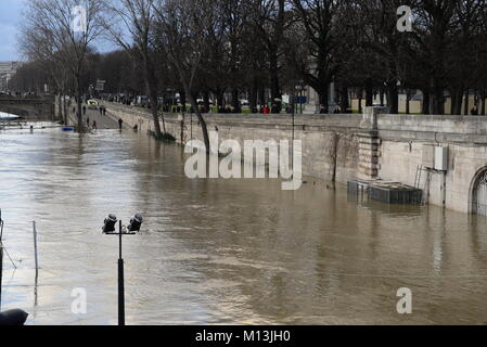 January 26th, 2018 - Paris  River Seine riches high level, the river can pick 6 meters this saturday, Paris authorities have suspended river traffic and close several rail stations. Credit: Fausto Marci/Alamy Live News Stock Photo