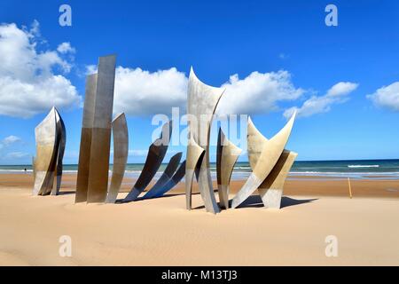 France, Calvados, plage de Vierville sur Mer (Omaha Beach), Les Braves sculpture dedicated to the 60th anniversary of the Normandy landings Stock Photo