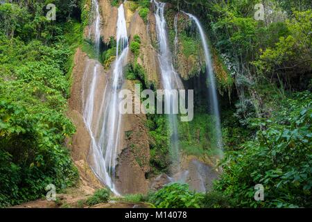 Cuba, province of Sancti Spiritus, massive Escambray, the Natural Park of Topes de Collantes, waterfall in the Guanaraya Reserve Stock Photo