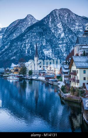 Austria, Upper Austria, Salzkamergut, Hallstatt, town view Stock Photo