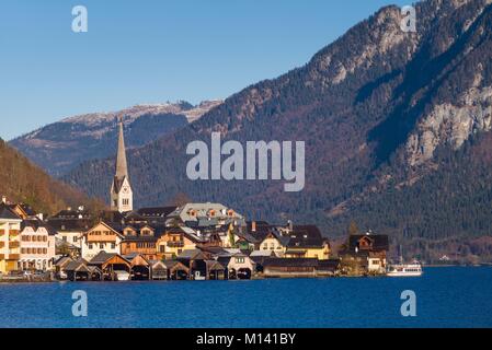 Austria, Upper Austria, Salzkamergut, Hallstatt, town view, dawn Stock Photo