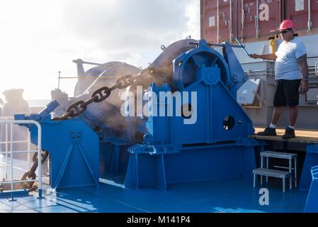 France, French Polynesia, Tuamotu Archipelago, Rangiroa Atoll, cruise aboard the Araniu 5, capstan and anchor chain, Boatswain Stock Photo