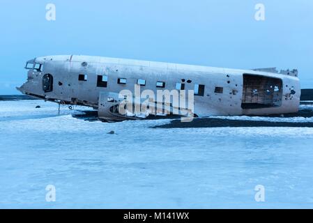 Islande, Sudurland, Solheimasandur, èpave d'un avion US Air Force Douglas R4D8 (super DC3) Stock Photo