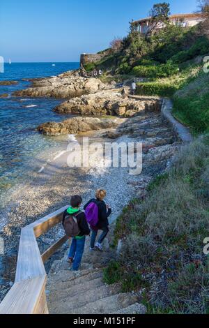 France, Varg, Saint-Tropez, point of Ay, gone hiking on the path of the coast between the beach of Canebiers and the beach of Moutte Stock Photo