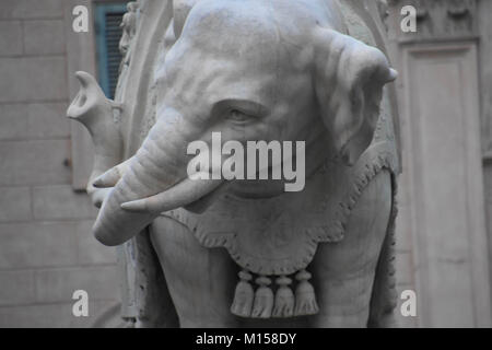 Elephant in front of the Minerva Hotel , Egyptian obelisk Stock Photo