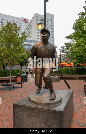 Orioles Legends Statue Court - Sculpture Garden in The Stadiums