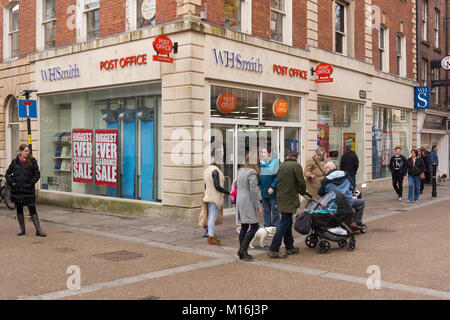 A WHSmith - Post Office in Worcester Stock Photo