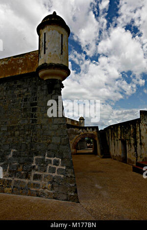 Cumana, Sucre, Venezuela. 10th June, 2011. June 10, 2011. Castle of San Antonio de la Eminencia, built between 1665 and 1668 with the purpose of defending the city of Cuman''¡ from the attack of pirates and corsairs that lashed the Caribbean. It is located in the city of Cuman''¡, Sucre state, Venezuela. Cumana was the first city founded in the American continent. Photo: Juan Carlos Hernandez Credit: Juan Carlos Hernandez/ZUMA Wire/Alamy Live News Stock Photo