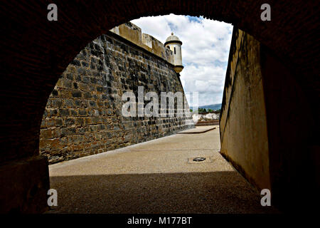 Cumana, Sucre, Venezuela. 10th June, 2011. June 10, 2011. Castle of San Antonio de la Eminencia, built between 1665 and 1668 with the purpose of defending the city of Cuman''¡ from the attack of pirates and corsairs that lashed the Caribbean. It is located in the city of Cuman''¡, Sucre state, Venezuela. Cumana was the first city founded in the American continent. Photo: Juan Carlos Hernandez Credit: Juan Carlos Hernandez/ZUMA Wire/Alamy Live News Stock Photo