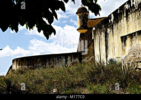Cumana, Sucre, Venezuela. 10th June, 2011. June 10, 2011. Castle of San Antonio de la Eminencia, built between 1665 and 1668 with the purpose of defending the city of Cuman''¡ from the attack of pirates and corsairs that lashed the Caribbean. It is located in the city of Cuman''¡, Sucre state, Venezuela. Cumana was the first city founded in the American continent. Photo: Juan Carlos Hernandez Credit: Juan Carlos Hernandez/ZUMA Wire/Alamy Live News Stock Photo