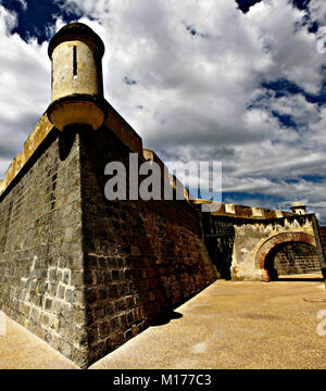 Cumana, Sucre, Venezuela. 10th June, 2011. June 10, 2011. Castle of San Antonio de la Eminencia, built between 1665 and 1668 with the purpose of defending the city of Cuman''¡ from the attack of pirates and corsairs that lashed the Caribbean. It is located in the city of Cuman''¡, Sucre state, Venezuela. Cumana was the first city founded in the American continent. Photo: Juan Carlos Hernandez Credit: Juan Carlos Hernandez/ZUMA Wire/Alamy Live News Stock Photo
