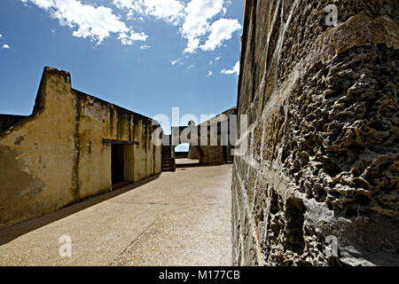 Cumana, Sucre, Venezuela. 10th June, 2011. June 10, 2011. Castle of San Antonio de la Eminencia, built between 1665 and 1668 with the purpose of defending the city of Cuman''¡ from the attack of pirates and corsairs that lashed the Caribbean. It is located in the city of Cuman''¡, Sucre state, Venezuela. Cumana was the first city founded in the American continent. Photo: Juan Carlos Hernandez Credit: Juan Carlos Hernandez/ZUMA Wire/Alamy Live News Stock Photo