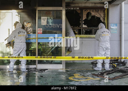 Miryang, Gyeongnam, South Korea. 26th Jan, 2018. Jan 26, 2018-Miryang, South Korea-South Korean Investgators inspection at blaze hospital in Miryang, South Korea. A fire gutted the ground floor of a hospital in southeastern South Korea and sent toxic fumes raging through the six-story building, killing at least 37 people and injuring 131 others in one of the country's deadliest blazes in a decade. Nearly 180 people were inside Sejong Hospital in Miryang, some 380 kilometers southeast of Seoul, when the fire broke out around 7:30 a.m. g from the hosp Credit: ZUMA Press, Inc./Alamy Live News Stock Photo