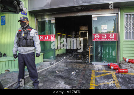 Miryang, Gyeongnam, South Korea. 26th Jan, 2018. Jan 26, 2018-Miryang, South Korea-South Korean Investgators inspection at blaze hospital in Miryang, South Korea. A fire gutted the ground floor of a hospital in southeastern South Korea and sent toxic fumes raging through the six-story building, killing at least 37 people and injuring 131 others in one of the country's deadliest blazes in a decade. Nearly 180 people were inside Sejong Hospital in Miryang, some 380 kilometers southeast of Seoul, when the fire broke out around 7:30 a.m. g from the hosp Credit: ZUMA Press, Inc./Alamy Live News Stock Photo