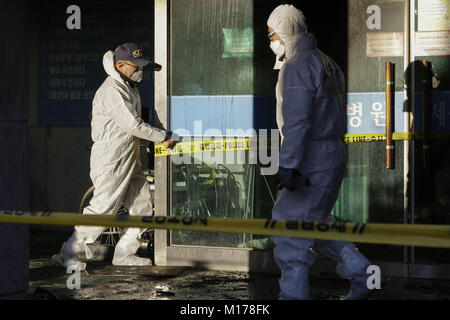 Miryang, Gyeongnam, South Korea. 26th Jan, 2018. Jan 26, 2018-Miryang, South Korea-South Korean Investgators inspection at blaze hospital in Miryang, South Korea. A fire gutted the ground floor of a hospital in southeastern South Korea and sent toxic fumes raging through the six-story building, killing at least 37 people and injuring 131 others in one of the country's deadliest blazes in a decade. Nearly 180 people were inside Sejong Hospital in Miryang, some 380 kilometers southeast of Seoul, when the fire broke out around 7:30 a.m. g from the hosp Credit: ZUMA Press, Inc./Alamy Live News Stock Photo