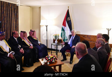 Addis Ababa, Addis Ababa, Ethiopia. 27th Jan, 2018. Palestinian President Mahmoud Abbas meets with the Arab ambassadors in Addis Ababa, Ethiopia, January 27, 2018 Credit: Thaer Ghanaim/APA Images/ZUMA Wire/Alamy Live News Stock Photo