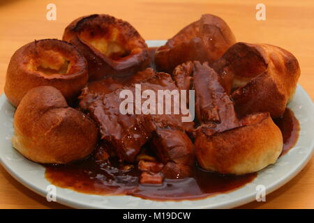 Yorkshire Puddings & Beef With Gravy Stock Photo