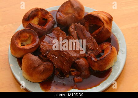 Yorkshire Puddings & Beef With Gravy Stock Photo