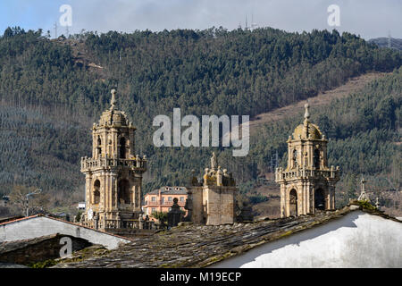 The cathedral of Mondoñedo, town of Lugo, Galicia, Spain, from the thirteenth century with the nickname of the 'Cathedral kneeling'. Stock Photo