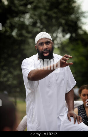 Islamic speaker at Speakers Corner Hyde Park London UK Stock Photo - Alamy